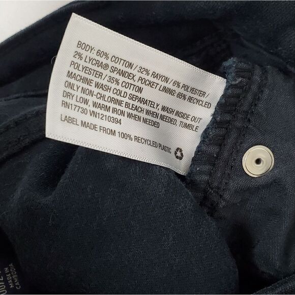 Universal Threads High Rise Midi Black Jean Shorts - Picture 4 of 6